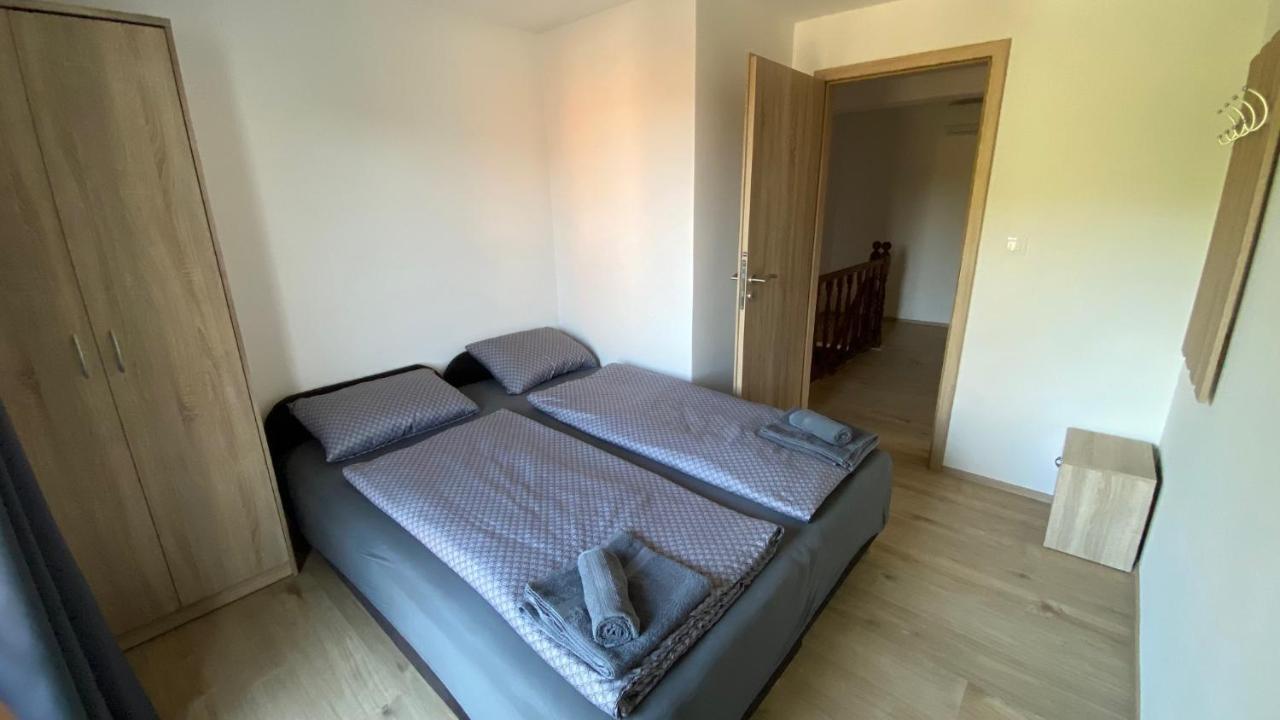 Villa Holiday บานโจเล ภายนอก รูปภาพ